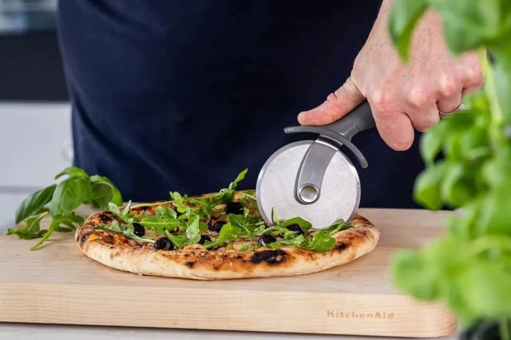 Online KitchenAid Coreline Soft Grip Pizzaskærer