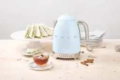 Sale Smeg 50's Style Elkedel KLF04PBEU
